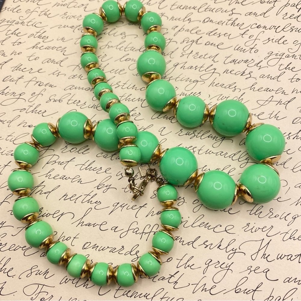 BANANA REPUBLIC Green Beads With Gold Accents Graduated Necklace